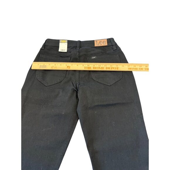 Lee Women's Legendary Mid Rise Straight Leg Jean Size 6 Short - Picture 12 of 13